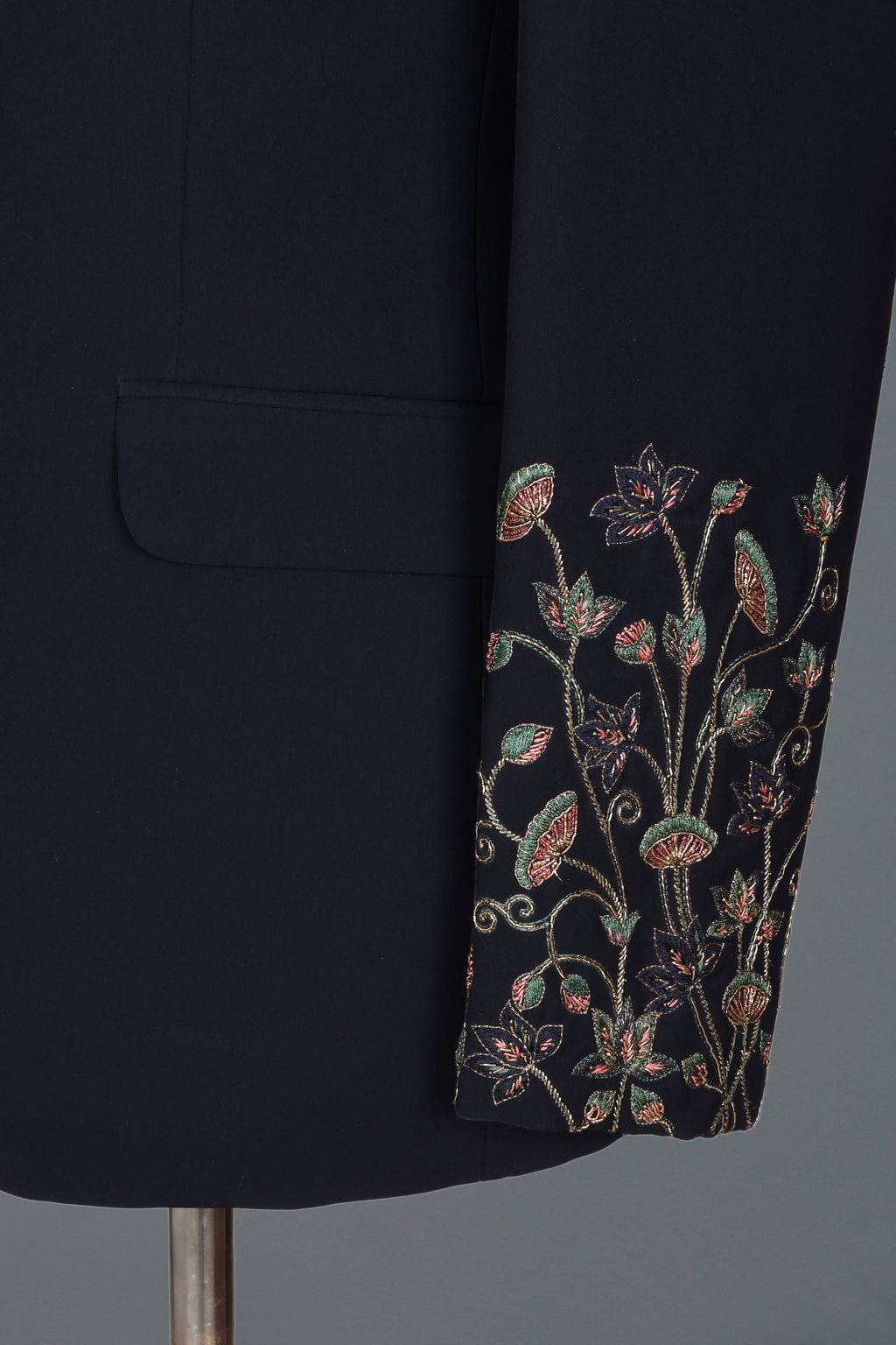 NAVY BLUE LOTUS EMBROIDERED JODHPURI