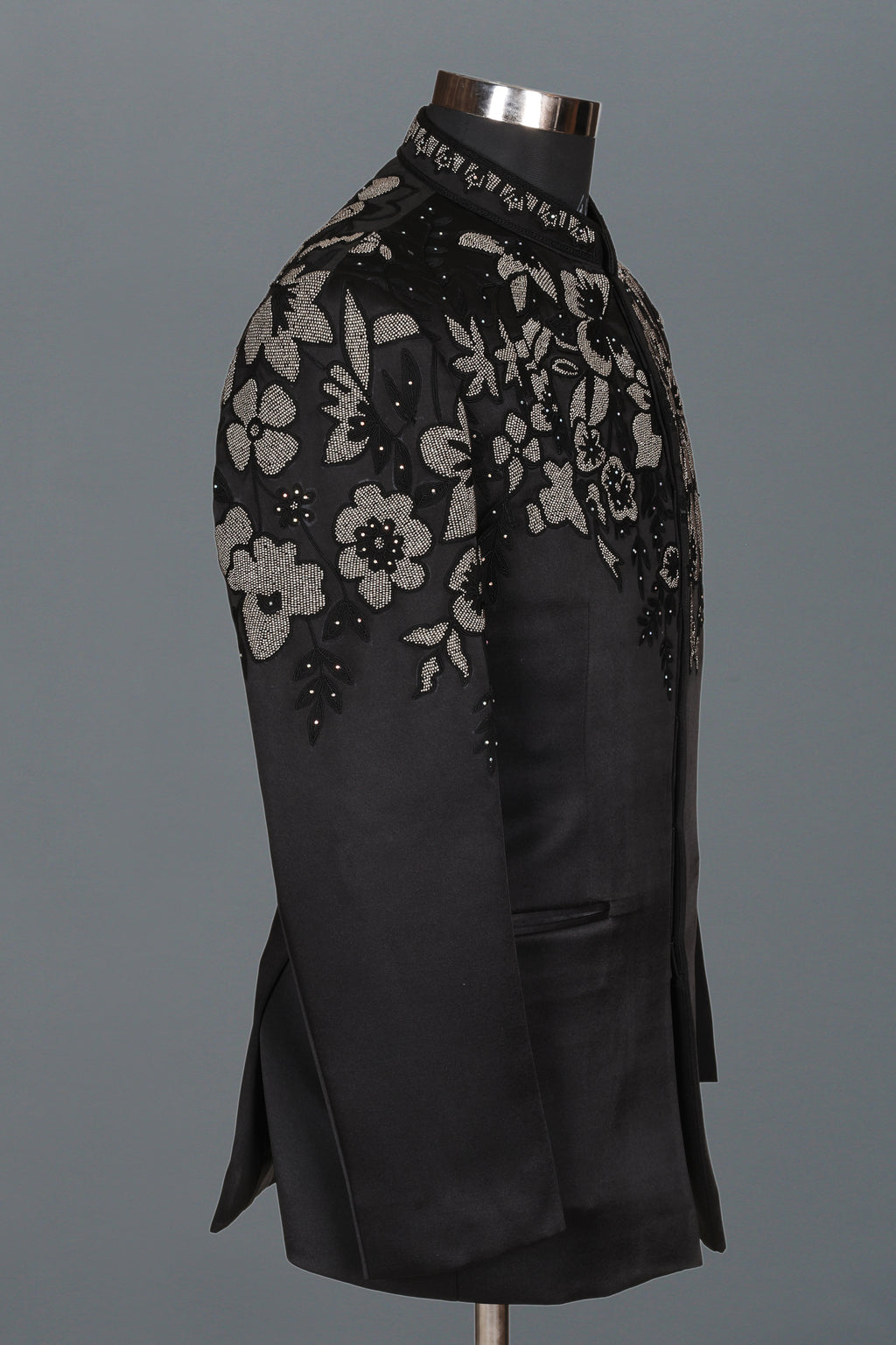 BLACK HAND EMBROIDERED LEGACY JODHPURI