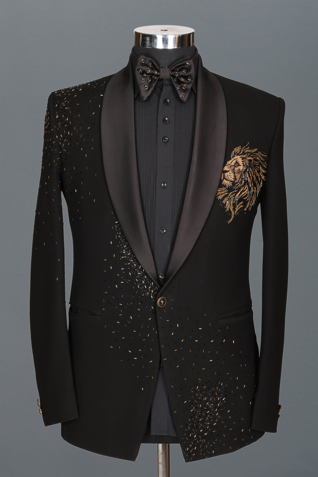 BLACK LUXURY TUXEDO WITH LION EMBROIDERY