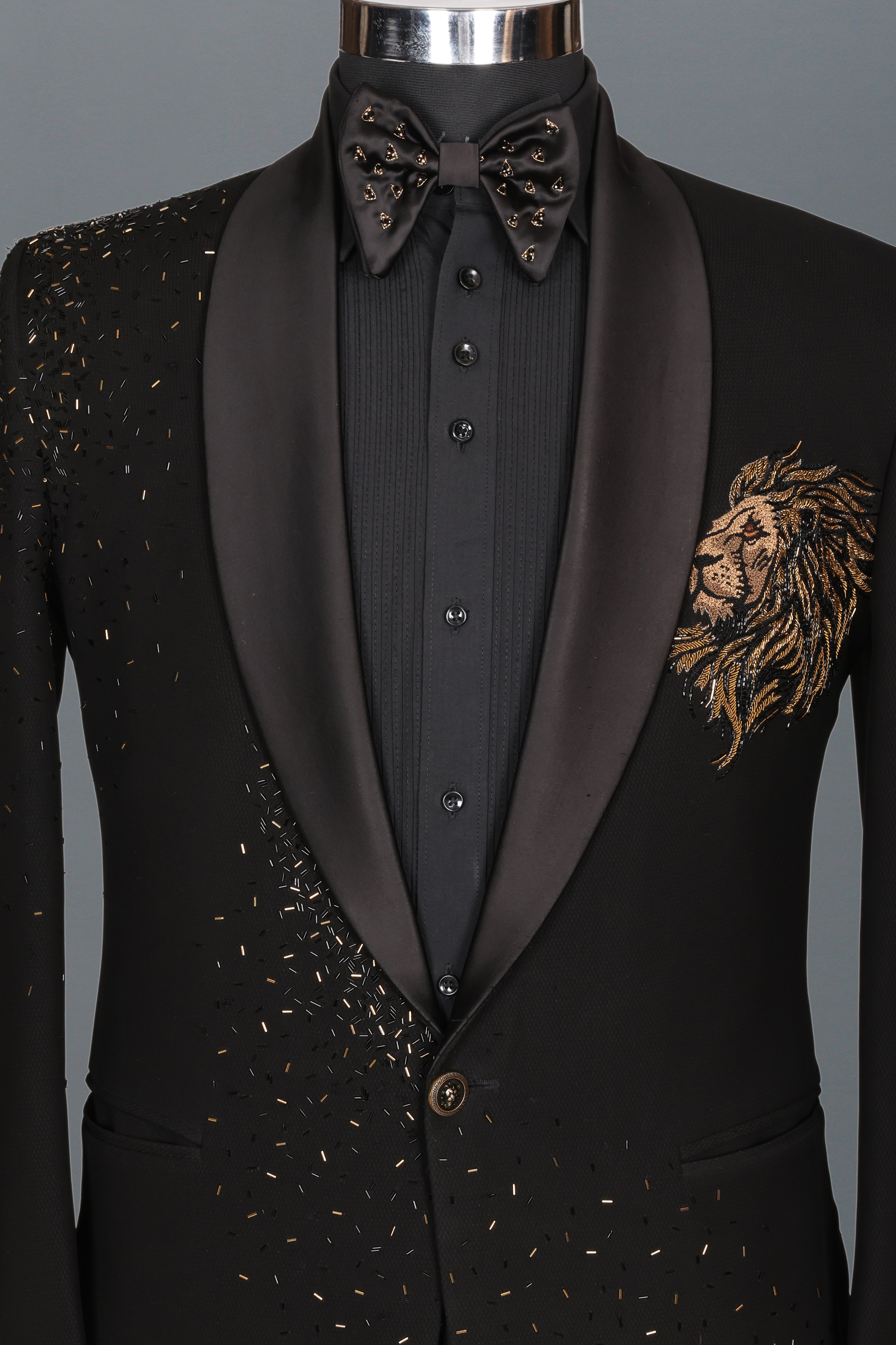BLACK LUXURY TUXEDO WITH LION EMBROIDERY