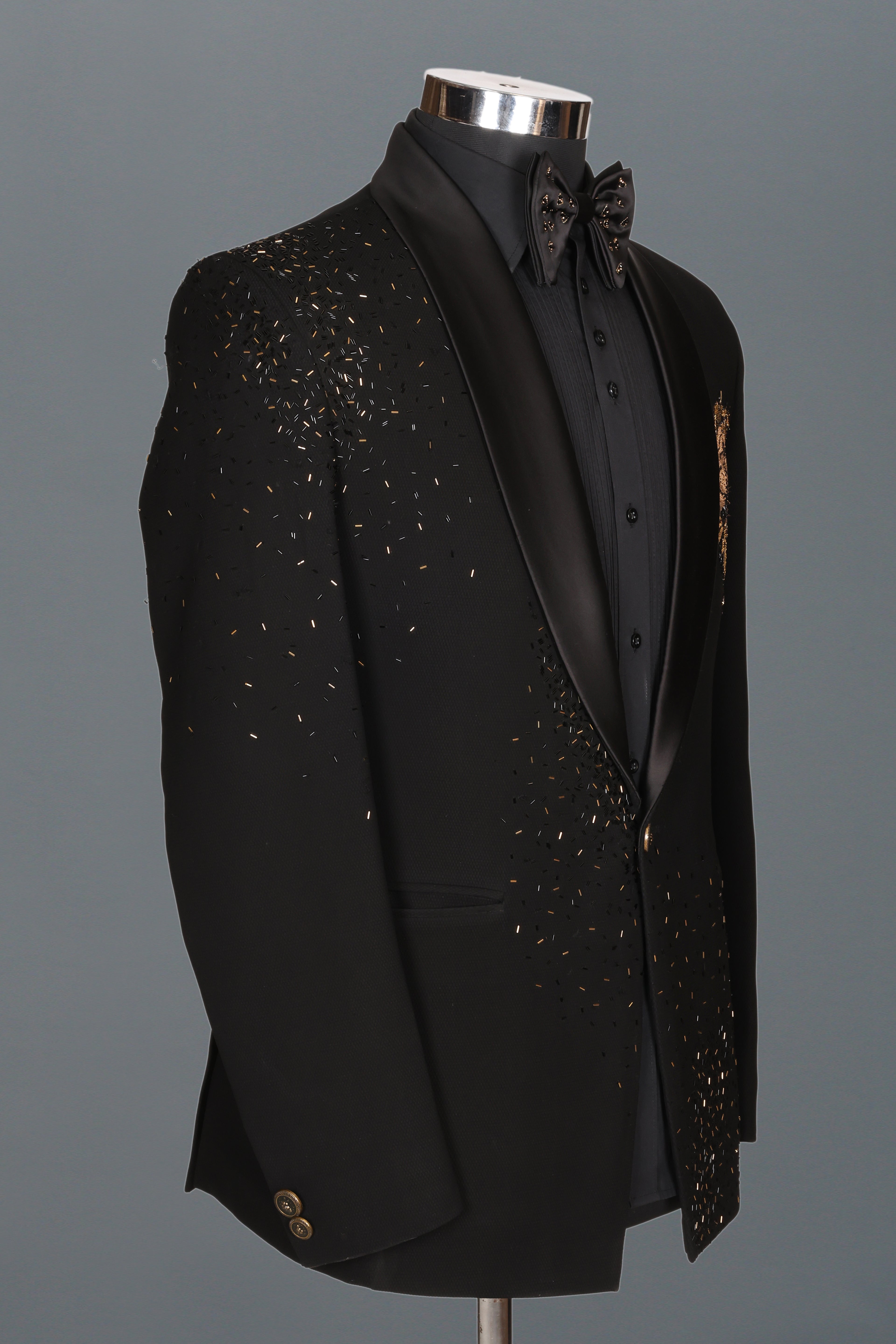 BLACK LUXURY TUXEDO WITH LION EMBROIDERY