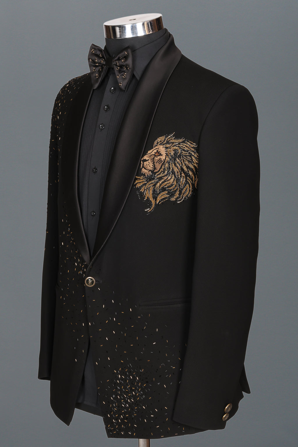 BLACK LUXURY TUXEDO WITH LION EMBROIDERY