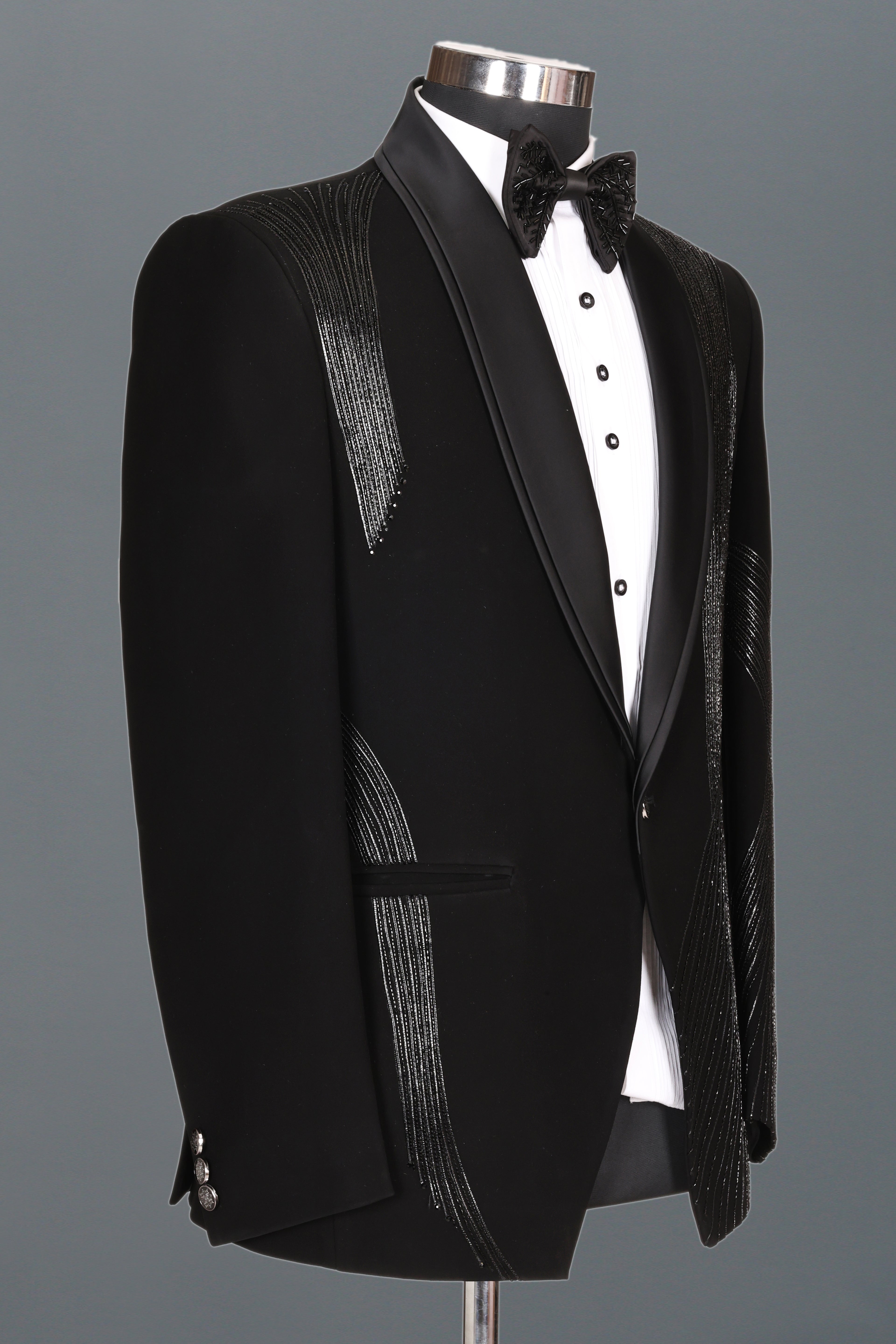 SILVER STREAM BLACK TUXEDO