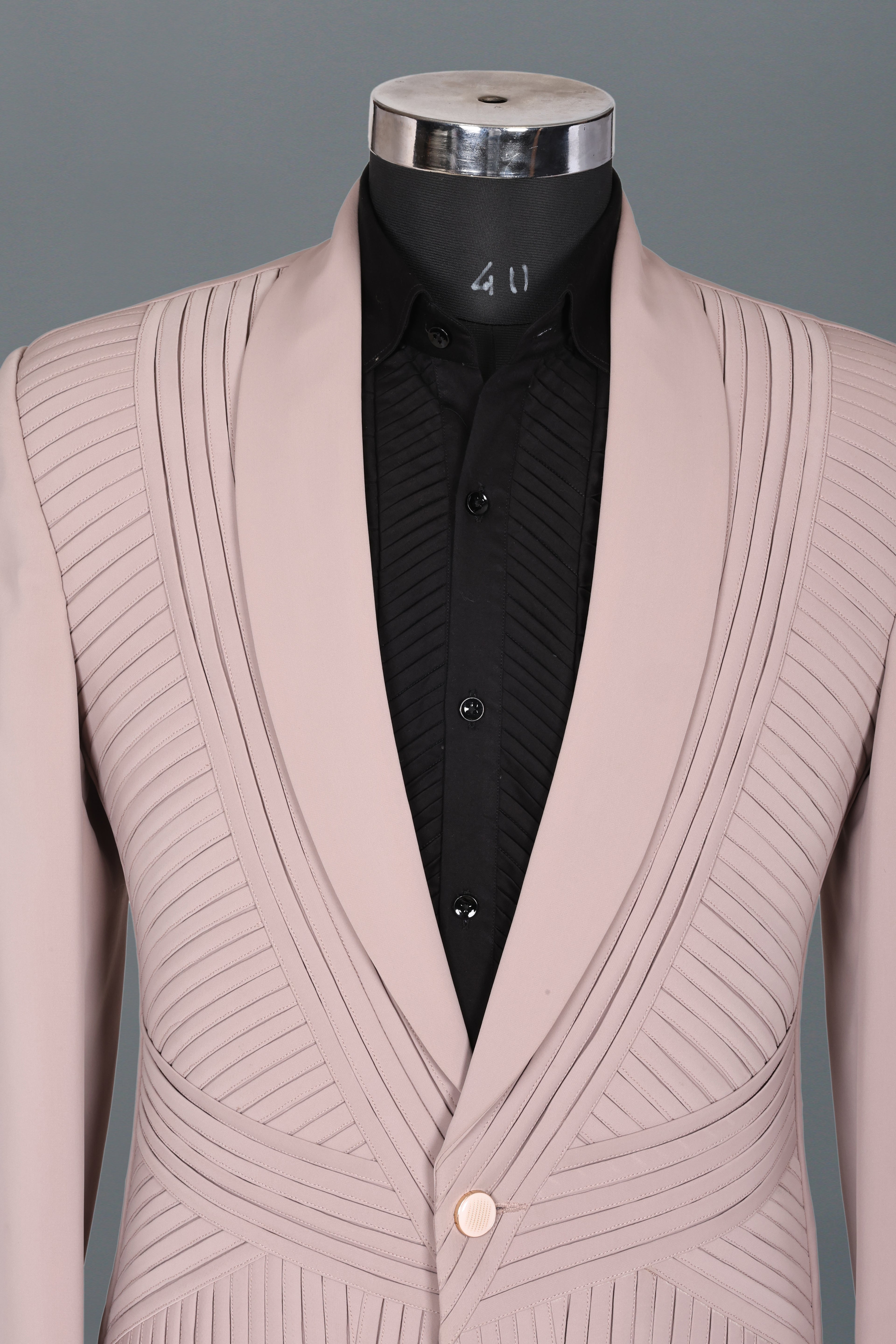 BLUSH TEXTURED PANELLED TUXEDO
