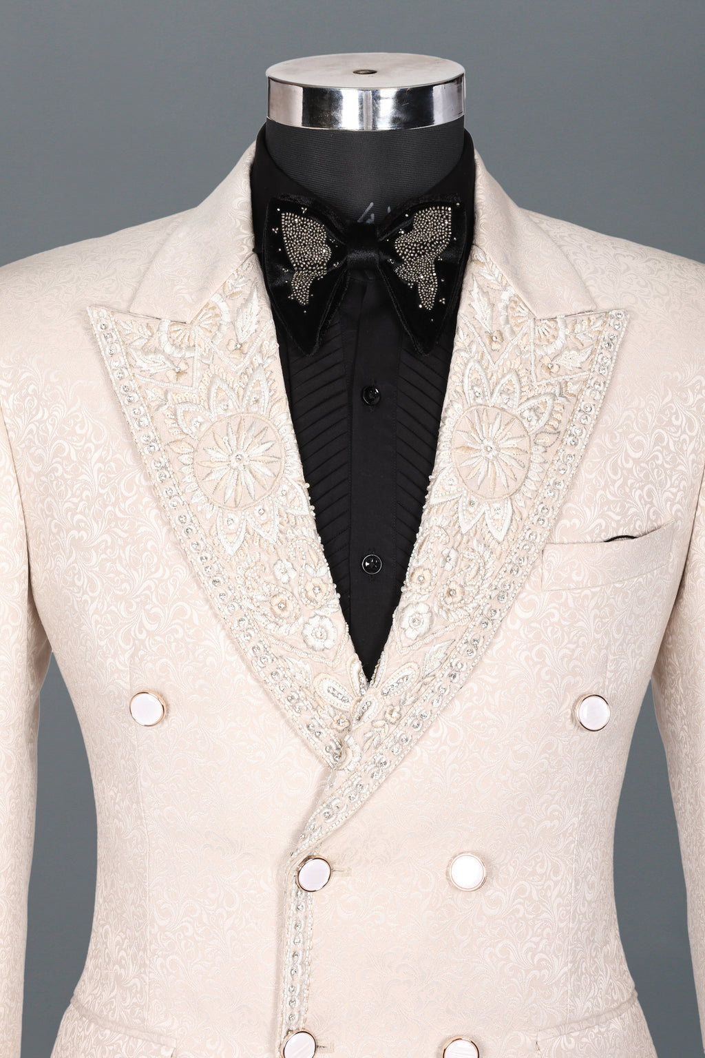 CREAM FLORAL CREST DOUBLE-BREASTED TUXEDO