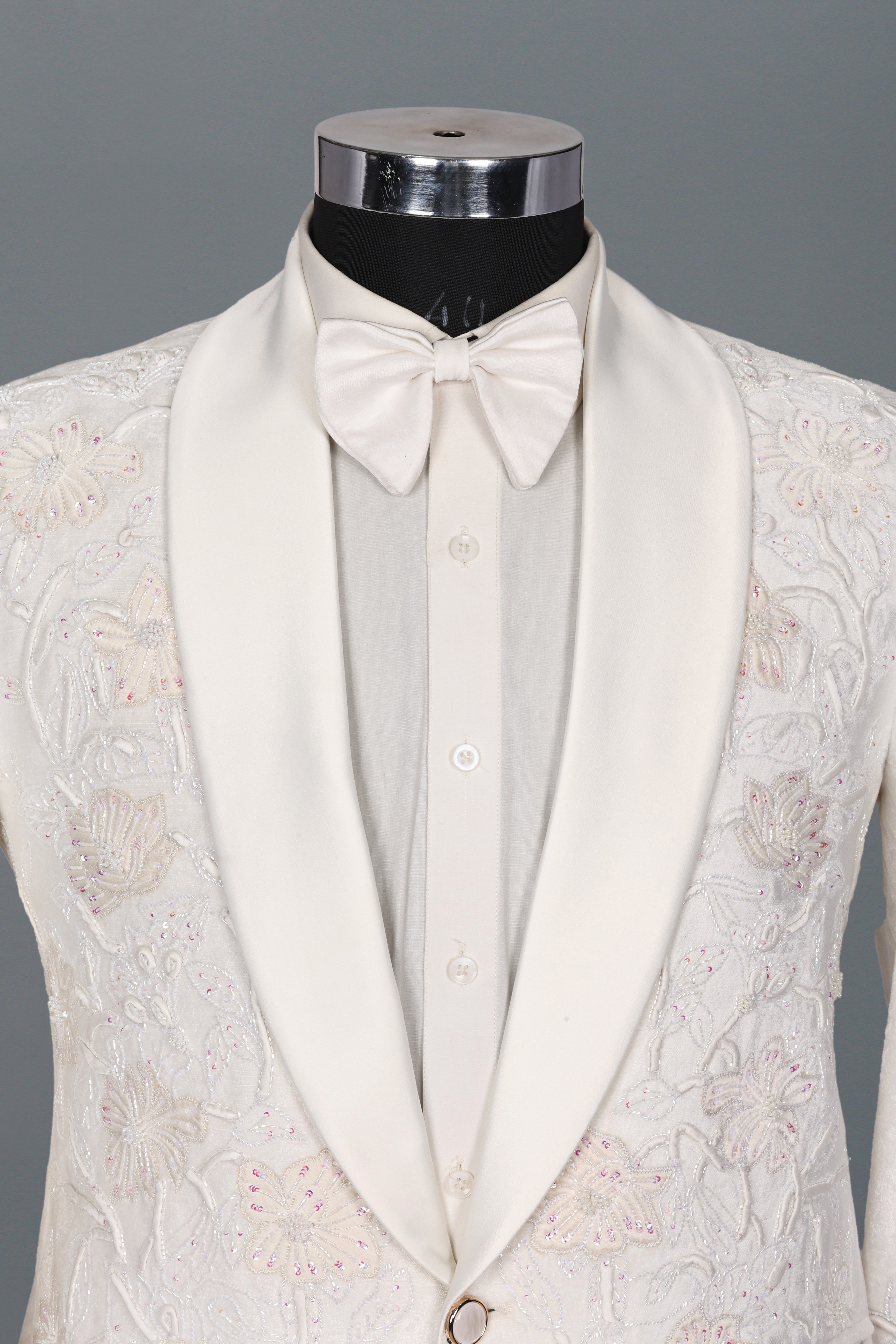 IVROY FLORAL EMBROIDERED TUXEDO