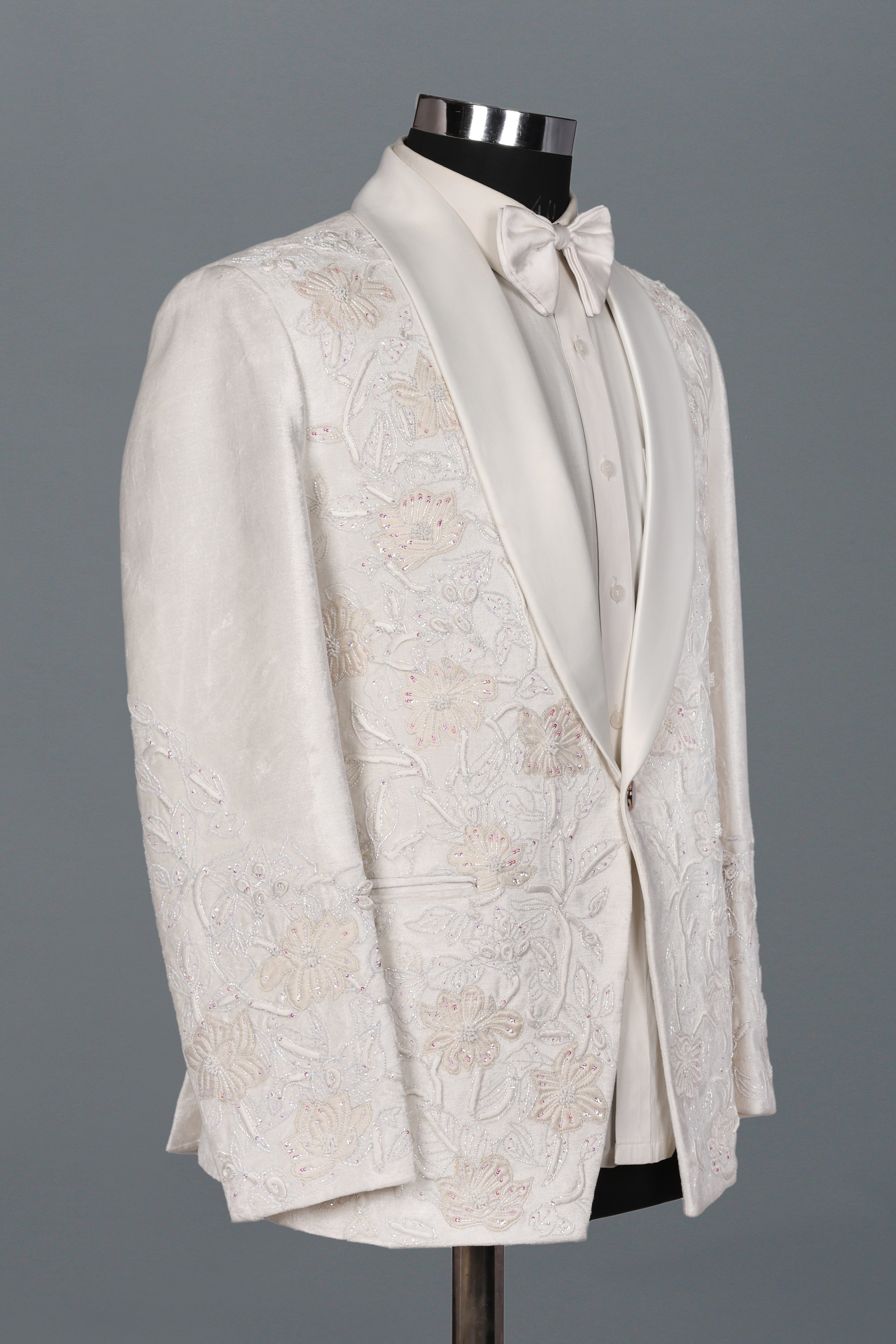 IVROY FLORAL EMBROIDERED TUXEDO